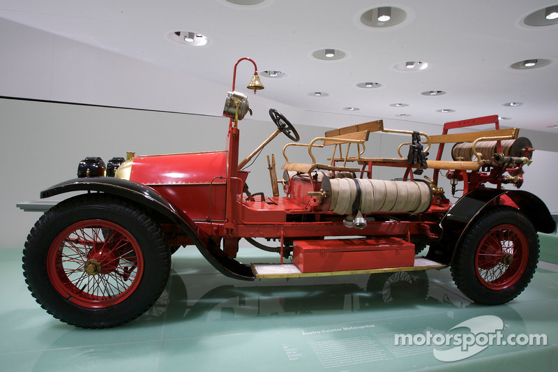 Name:  Fire Truck  automotive-visit-of-the-porsche-museum-zuffenhausen-germany-2009-1912-austro-daimler.jpg
Views: 474
Size:  149.5 KB