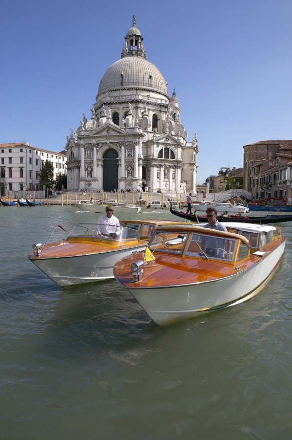 Name:  Venezia_Taxi_1.jpg
Views: 173
Size:  54.3 KB