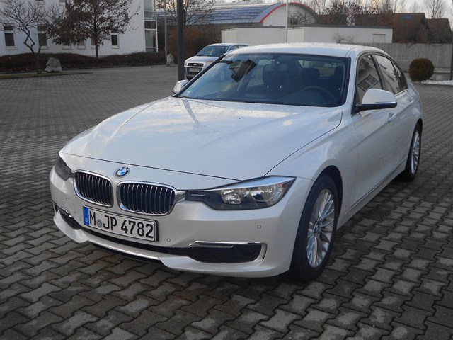 Name:  f30luxurywhite2.jpg
Views: 109919
Size:  140.9 KB