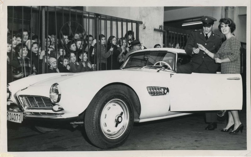 Name:  elvis  bmw507munichra2.jpg
Views: 24830
Size:  72.6 KB