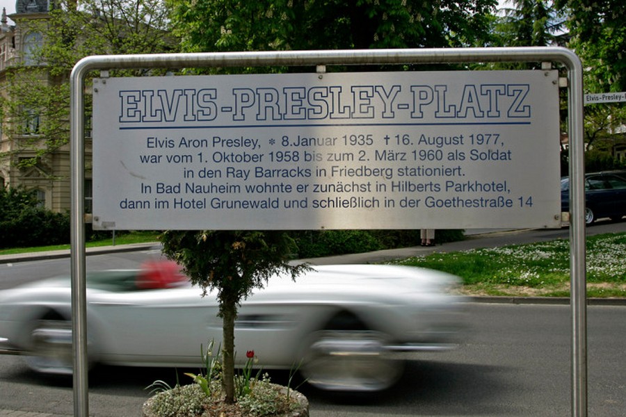 Name:  Elvis-Presley-auf-Spurensuche-729x486-25887e6cea9ef0bc.jpg
Views: 9109
Size:  157.3 KB