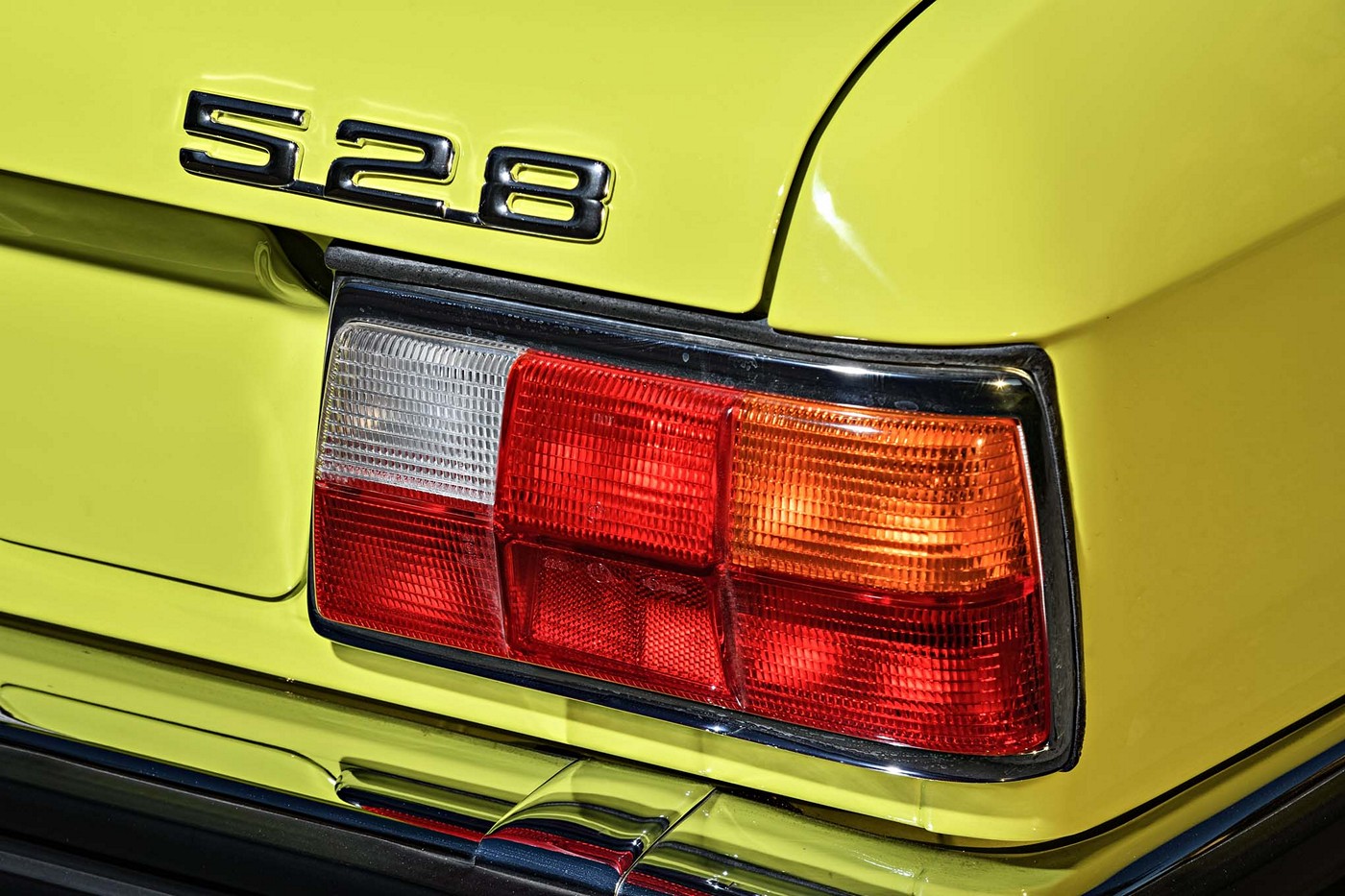 Name:  BMW-5-Series-E12-taillight-02.jpg
Views: 1610
Size:  315.1 KB