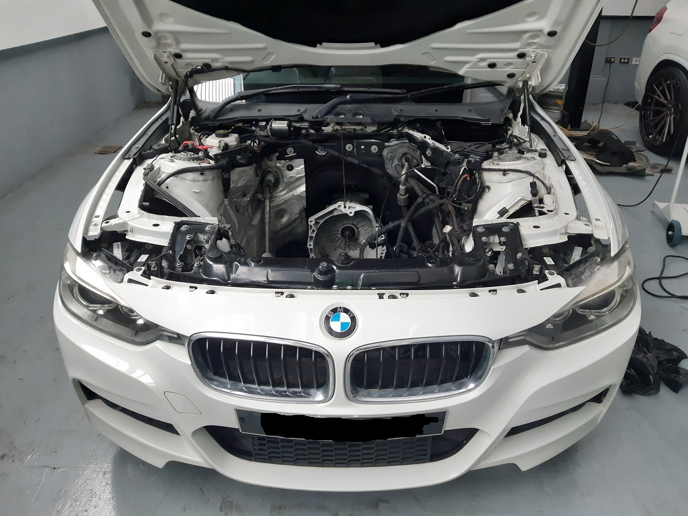 Name:  F30 Engine Bay.jpg
Views: 426
Size:  447.5 KB