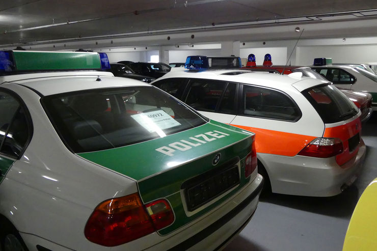 Name:  BMW-318i-E46-Polizei-fotoshowBig-ffe59cbd-1003535.jpg
Views: 11035
Size:  61.9 KB