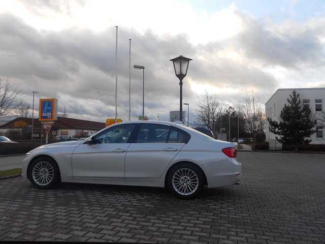 Name:  f30luxurywhite7.jpg
Views: 97207
Size:  121.5 KB