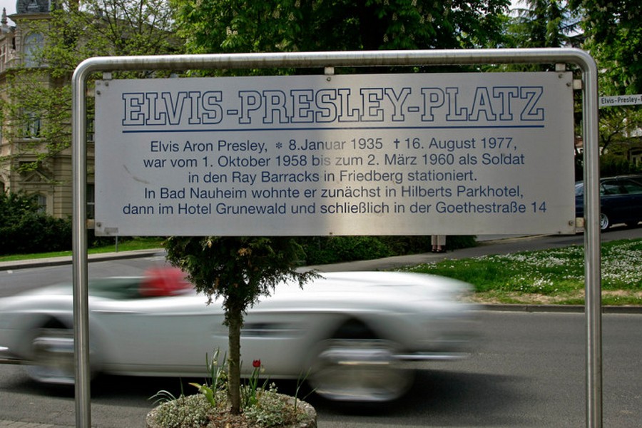 Name:  Elvis-Presley-auf-Spurensuche-729x486-25887e6cea9ef0bc.jpg
Views: 9124
Size:  157.3 KB