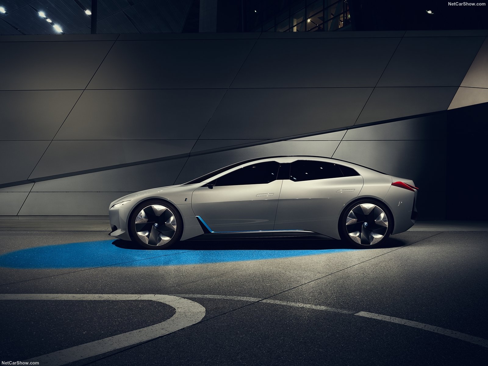 Name:  BMW-i_Vision_Dynamics_Concept-2017-1600-07.jpg
Views: 16877
Size:  282.3 KB
