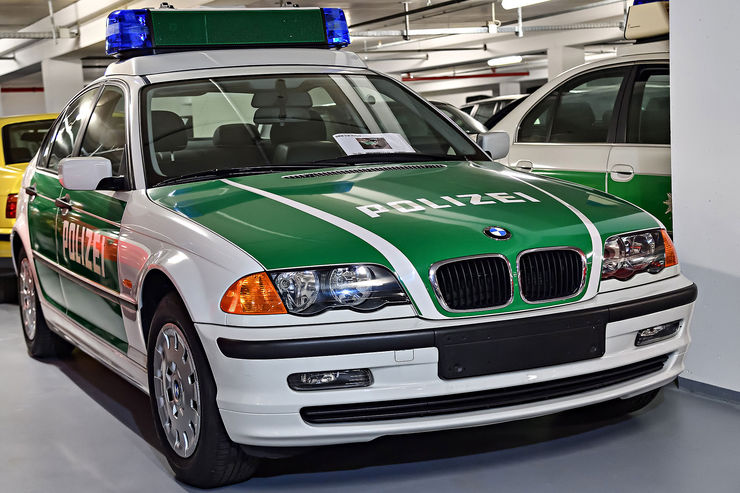 Name:  BMW-318i-E46-Polizei-fotoshowBig-cd7b12f9-1003532.jpg
Views: 15485
Size:  89.5 KB