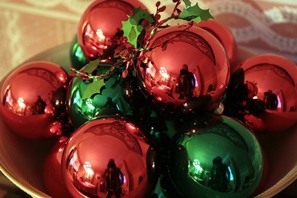 Name:  green+and+red+ornament+christmas+centerpiece.jpg
Views: 1182
Size:  38.8 KB